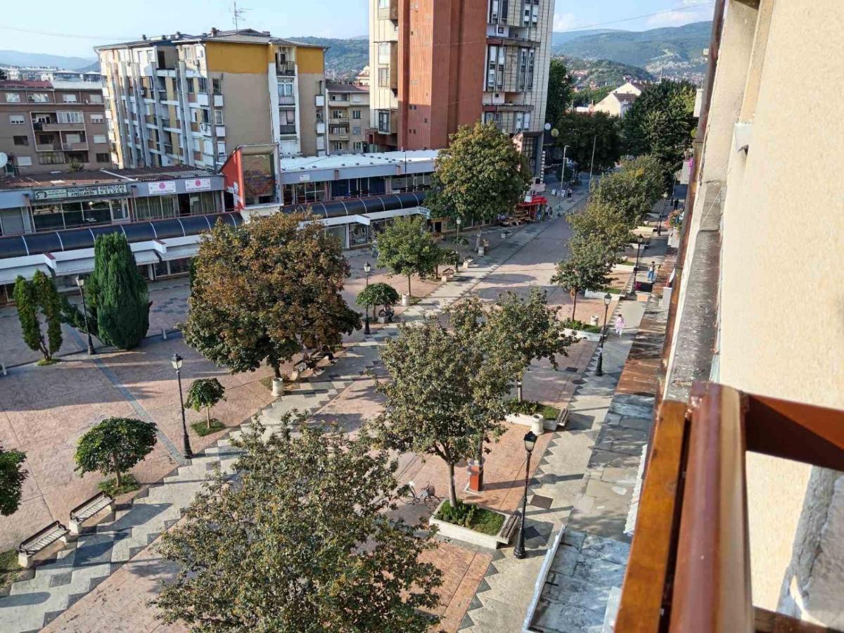 Red Square Apartment Pirot Exteriér fotografie