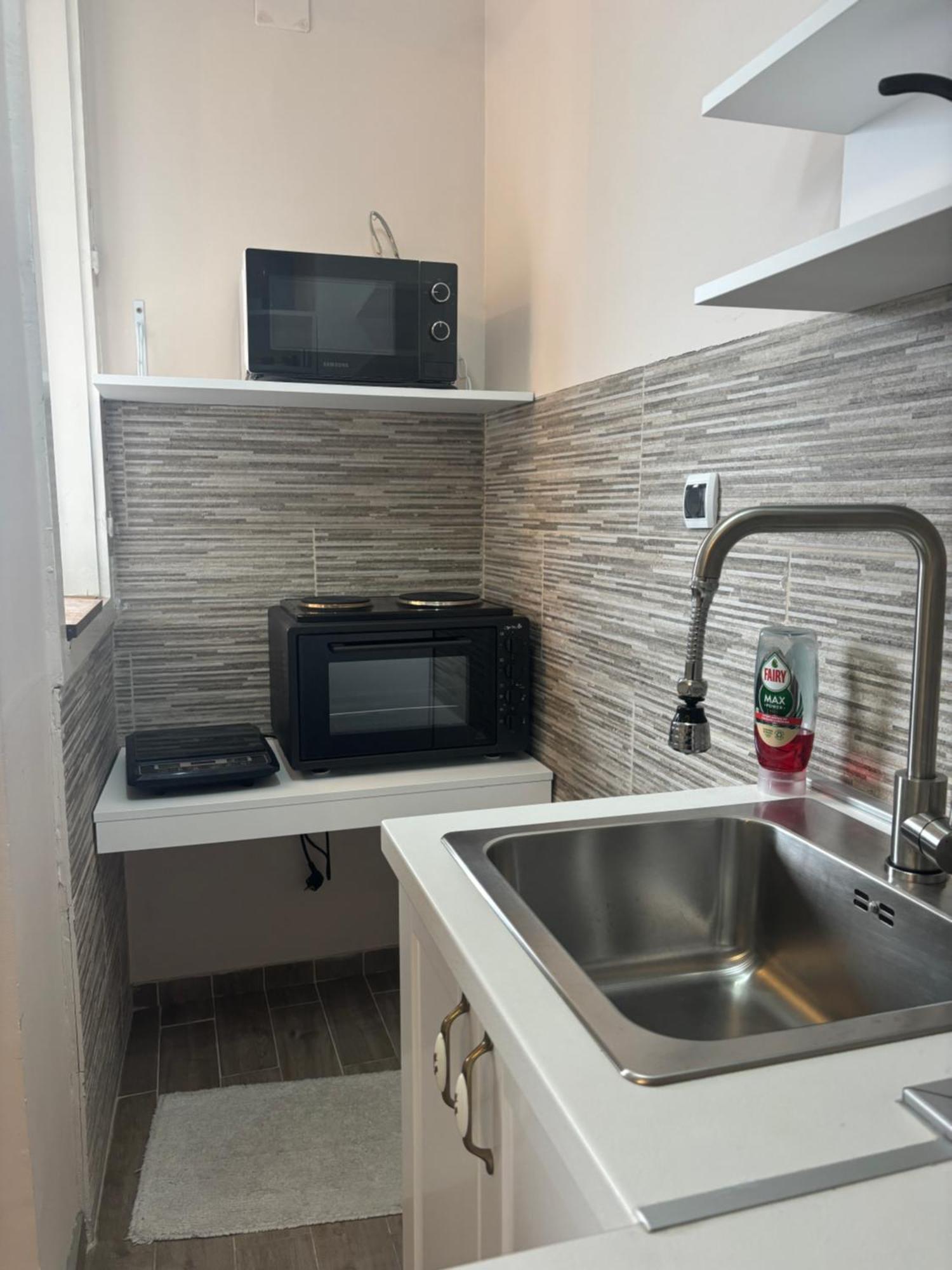 Red Square Apartment Pirot Exteriér fotografie