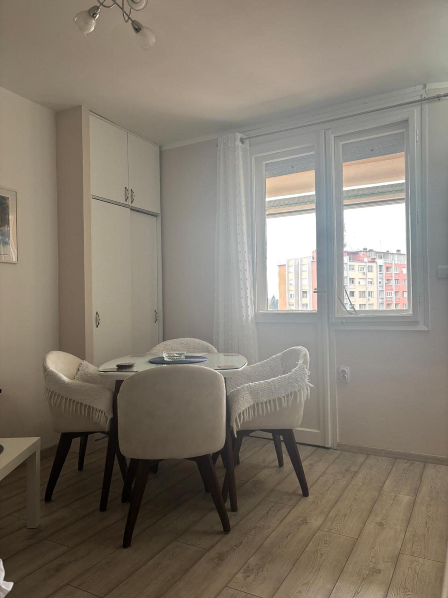 Red Square Apartment Pirot Exteriér fotografie